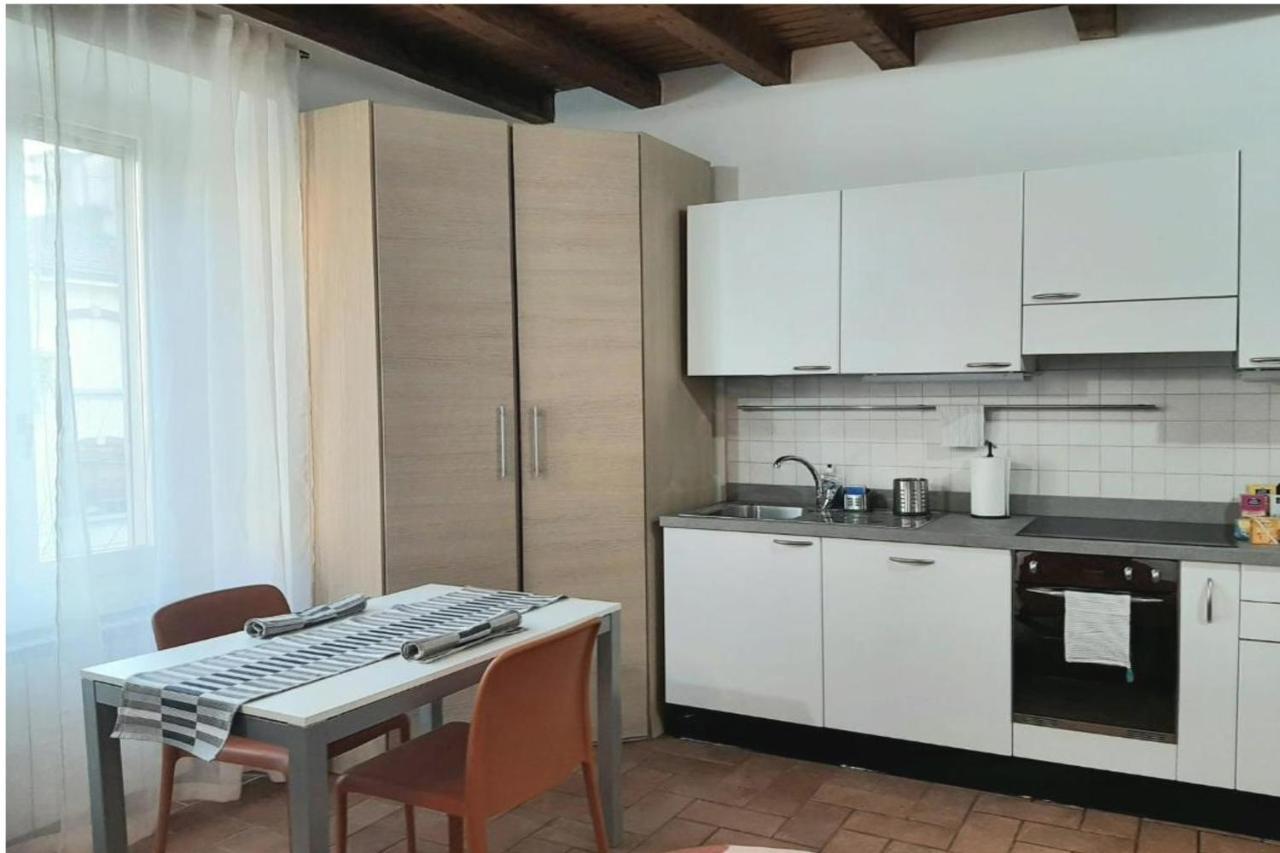 Apartamento Il Rifugio Sui Navigli Con Garage Privato Gratuito Aria Condizionata & Wi-Fi Milán Exterior foto